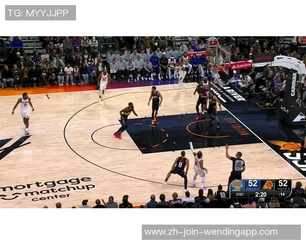 尼克斯与太阳激战正酣NBA赛季精彩对决引发球迷热议